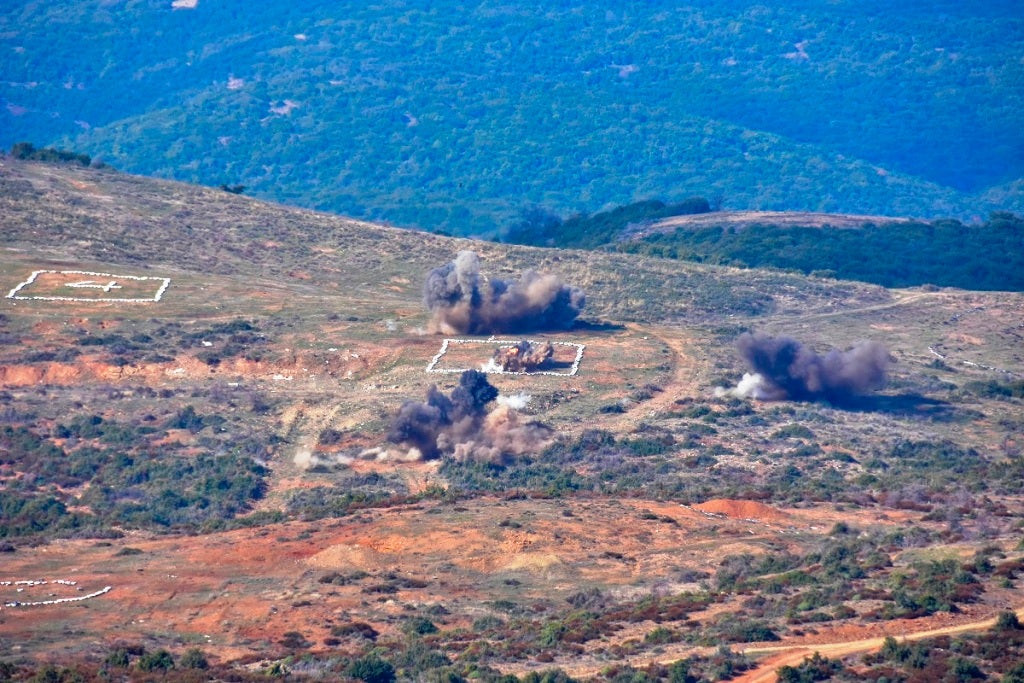 Aρματα μάχης του Στρατού σε επίδειξη δύναμης πυρός στον Έβρο!